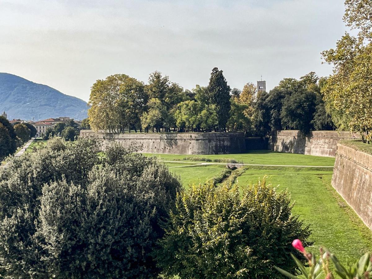 Apartamento Mura Di Lucca Elegant Penthouse With Balcony Exterior foto